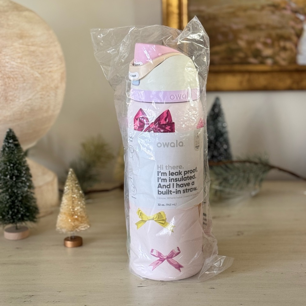 Urban outfitters girlhood owala 32 oz bottle